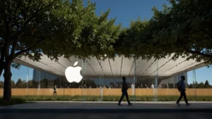Apple представит первый складной iPhone 9 сентября — Axios